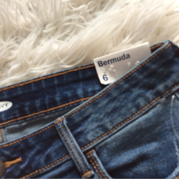 NWT Old Navy Mid-Rise 9” Bermuda Shorts - Picture 5 of 7